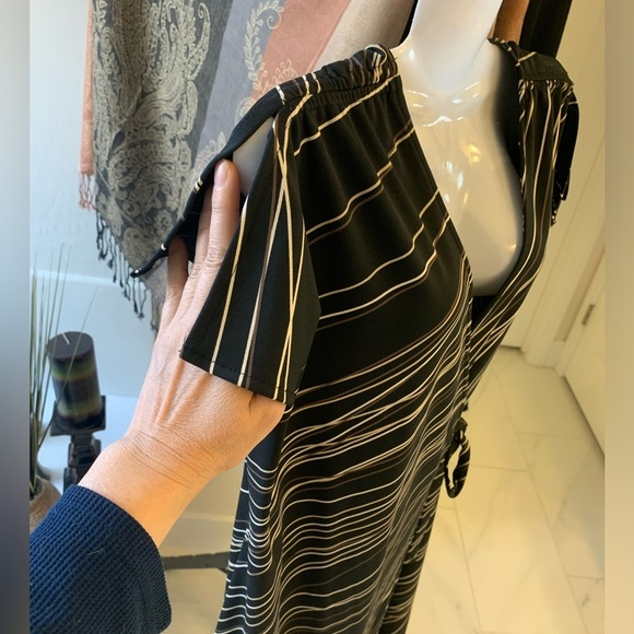 Valerie Stevens Medium Wrap Dress Black Ivory - Picture 3 of 9